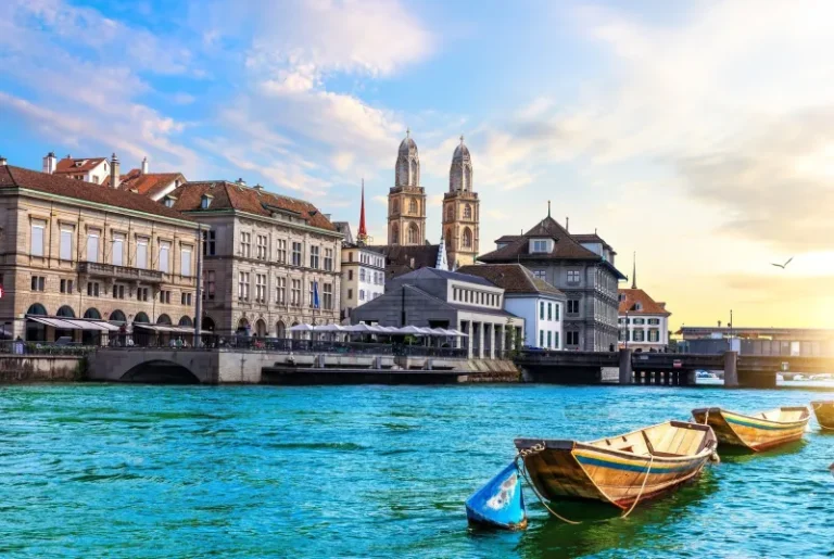 Italy & Switzerland: Lakes & Alpine Peaks