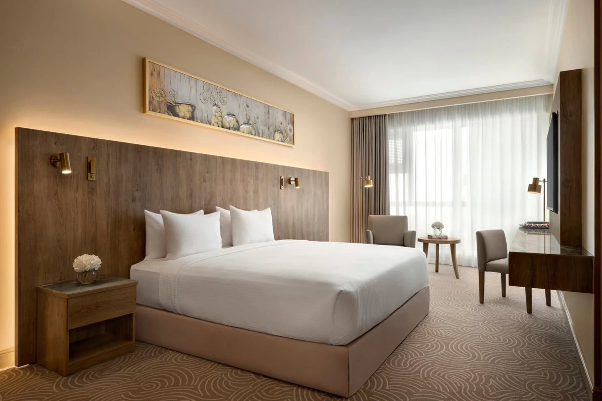Mövenpick Hajar hotel guest room
